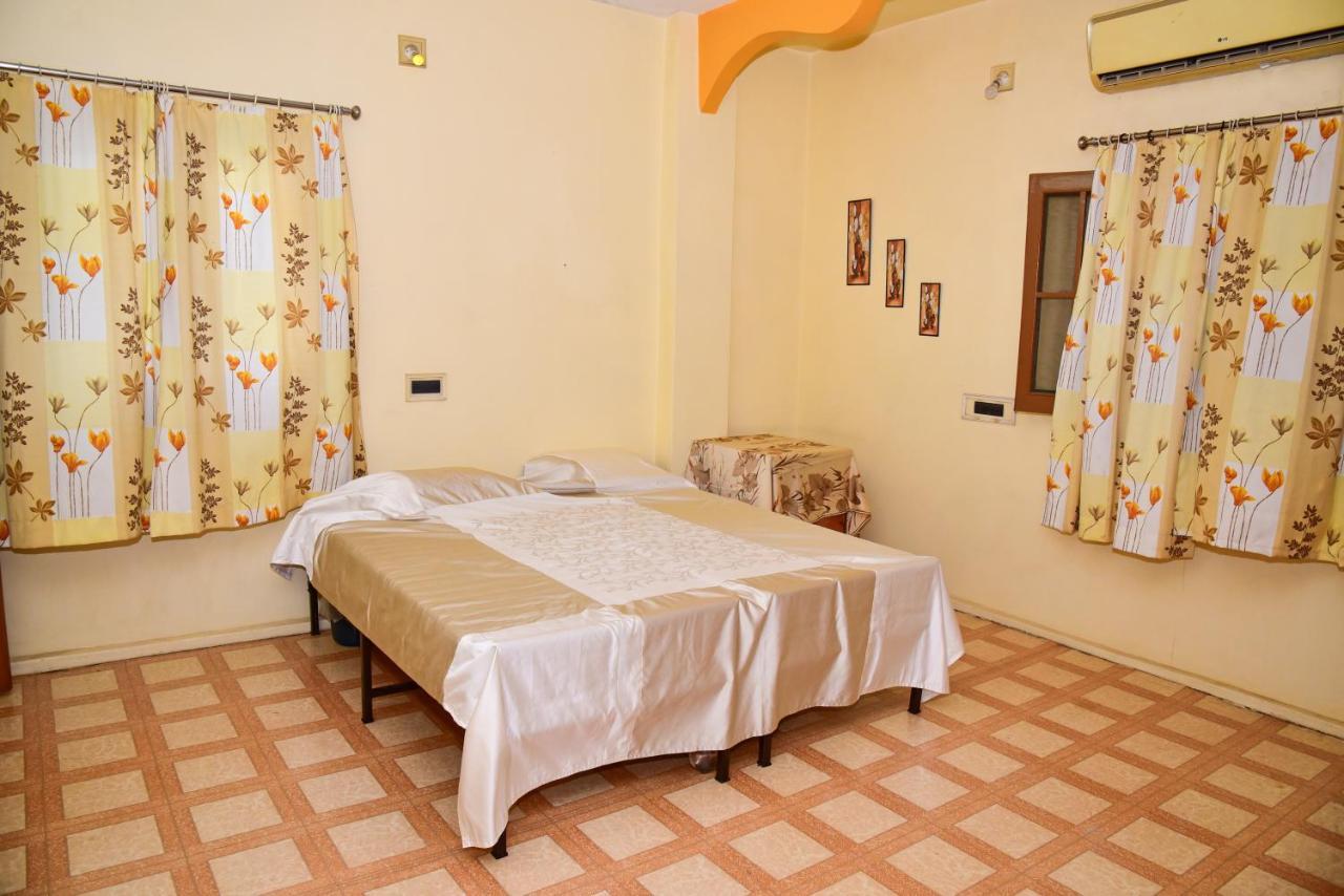 Perfect Homestay Ujjain Exteriör bild
